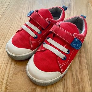 Nearly New See Kai Run Stevie Sneakers 🚒 Size 9